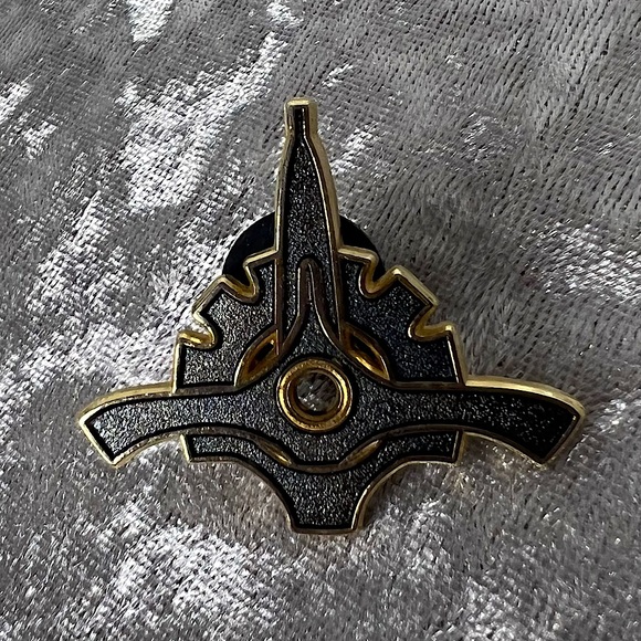 Disney Other - Disney pin collectors trading pins sparkle grey gold Disney parks merchandise